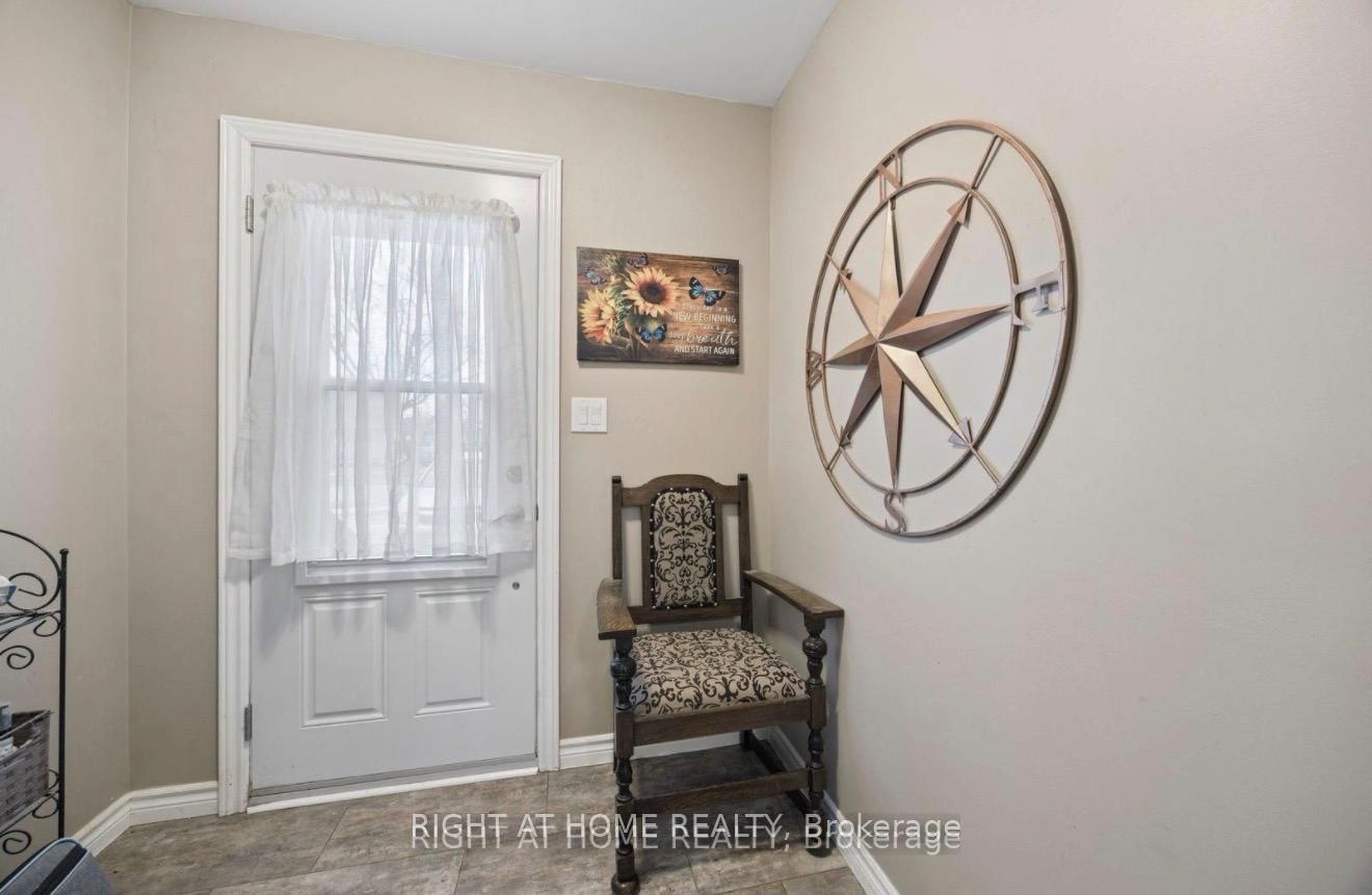 154 Admiral Road • Ajax, ON photo 3