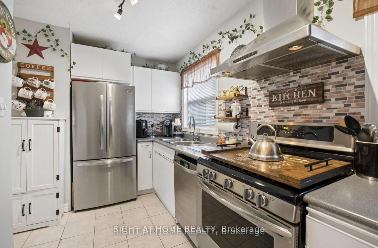 154 Admiral Road • Ajax, ON photo 8