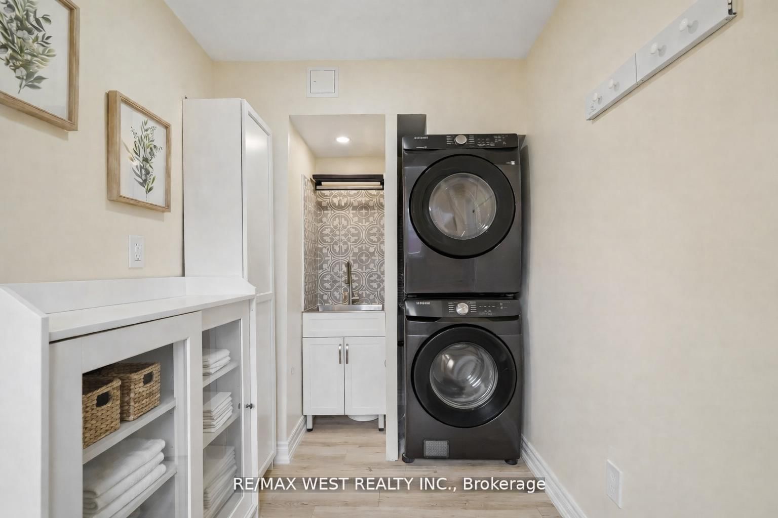 201 Rhodes Avenue • Toronto, ON photo 18