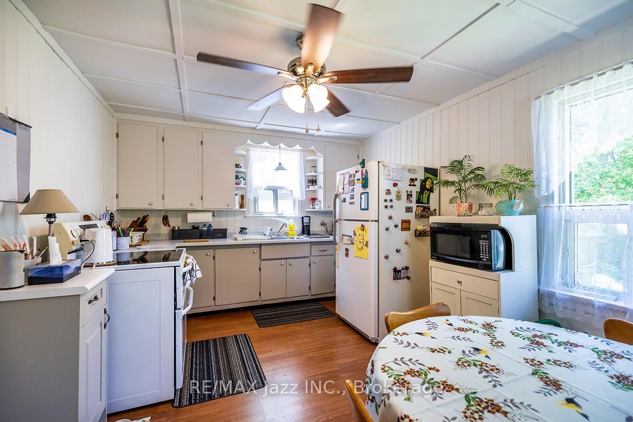 162 College Avenue • Oshawa, ON photo 14