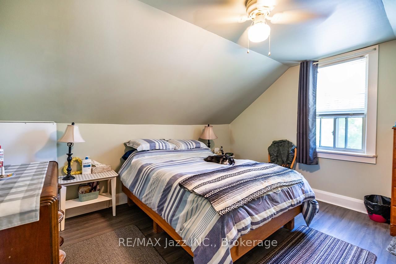 162 College Avenue • Oshawa, ON photo 17