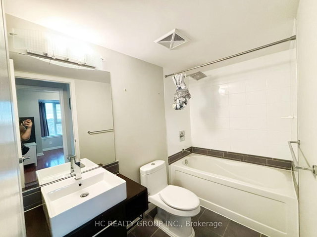 1108 - 190 Borough Drive