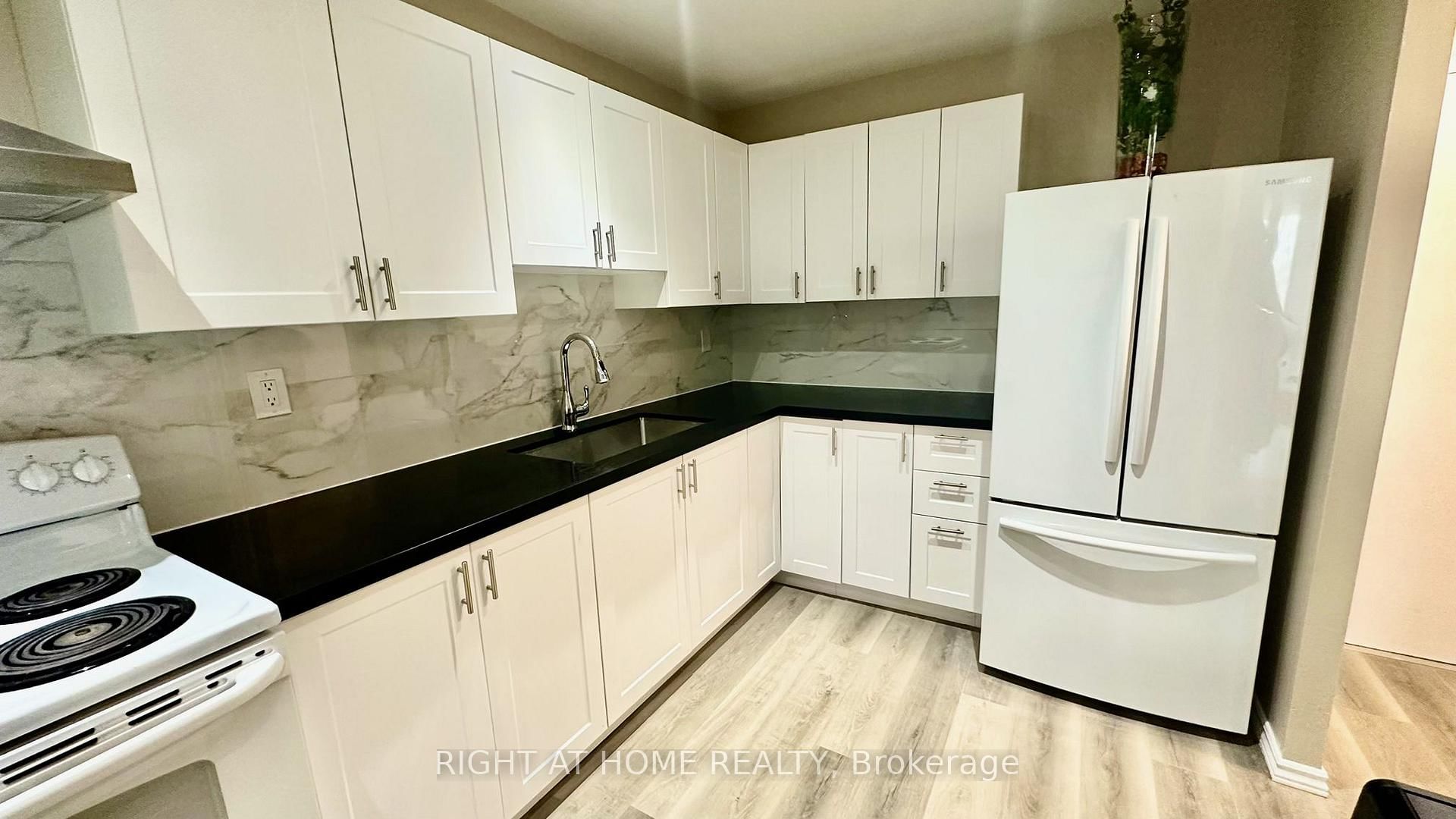 4064 Lawrence Avenue E, Unit 305