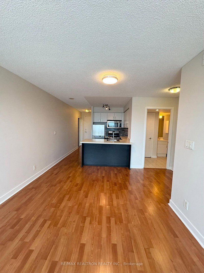 1502 - 38 Lee Centre Drive