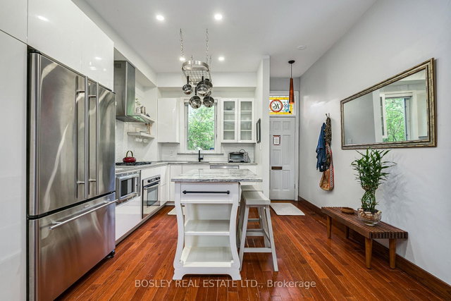 16 Blong Avenue