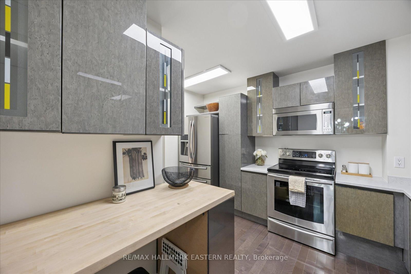 22 Valley Stream Drive • Toronto, ON photo 17