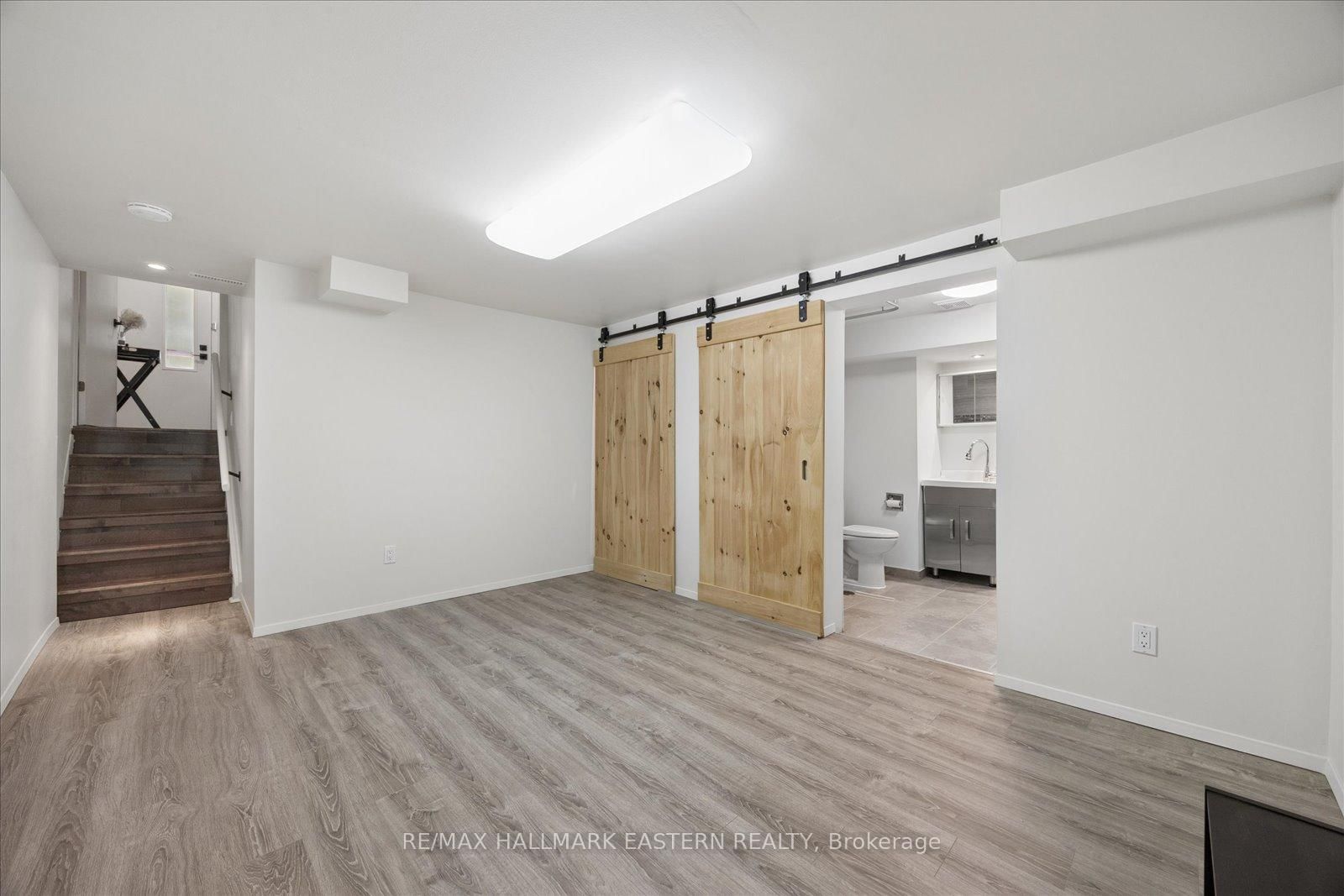 22 Valley Stream Drive • Toronto, ON photo 33