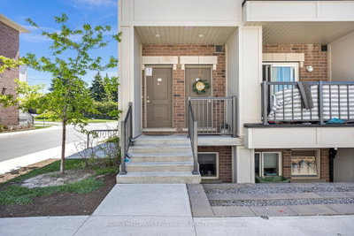 2-bed Townhouse, Condo · 490 Beresford Path