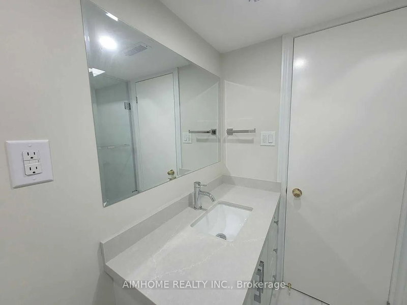 39 Candlebrook Cres photo 5