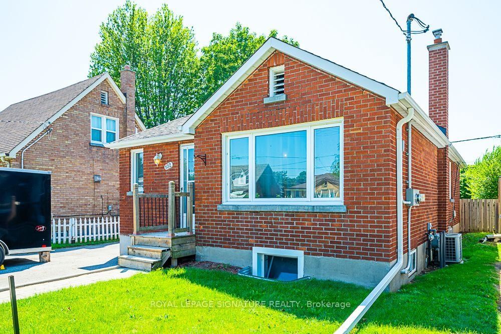 102 Central Park Boulevard N • Oshawa, ON photo 2