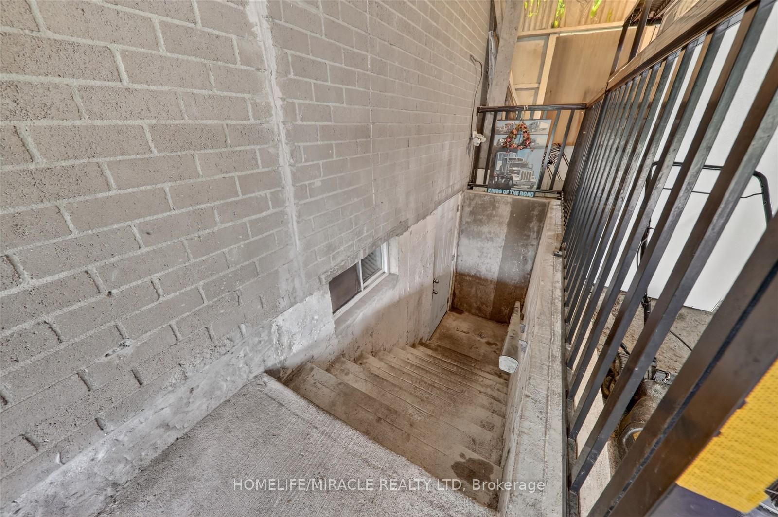 42 Nahanni Terrace • Toronto, ON photo 36
