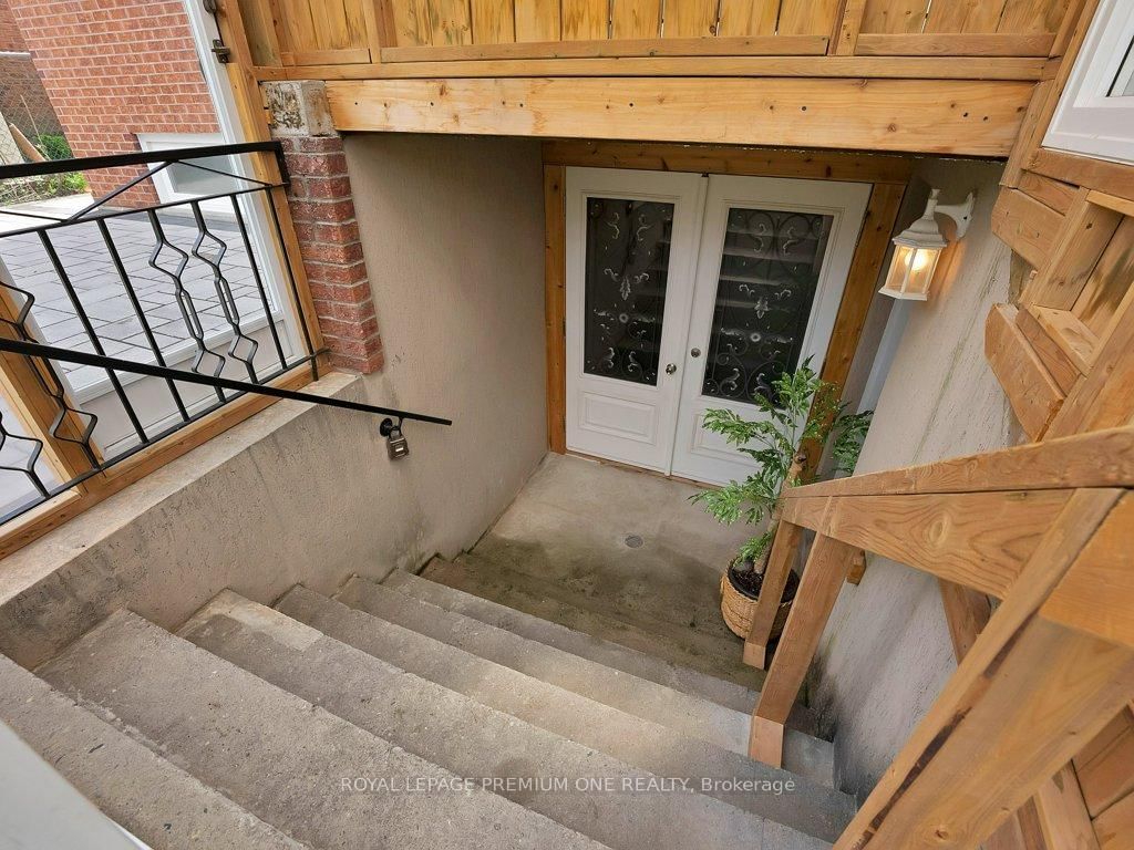 Basement-27 Elmartin Drive, Toronto, ON, photo 4