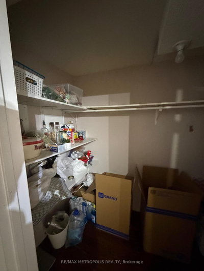 Unit Bsmt — 18 Carrick Avenue — photo 3