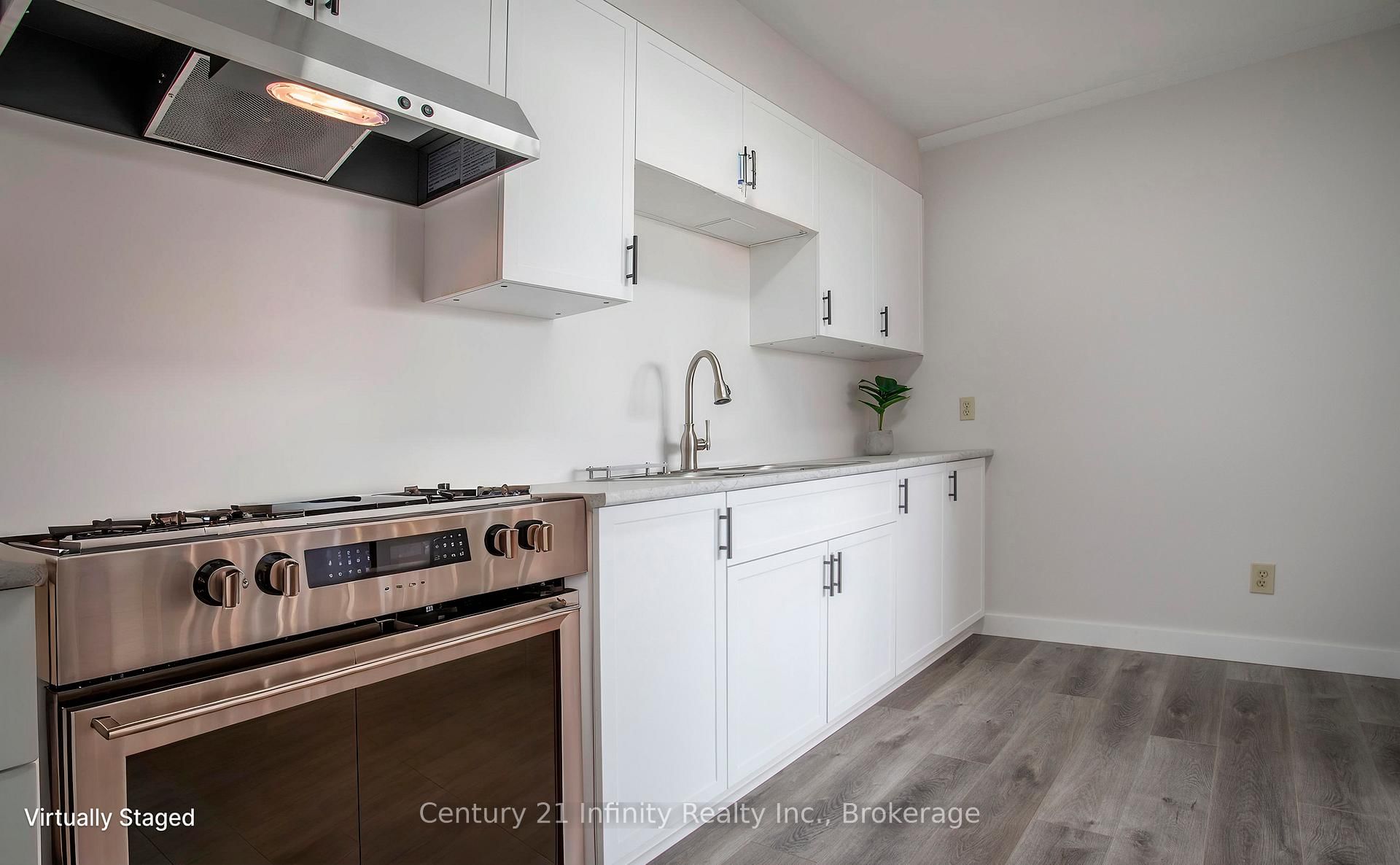 50 Richmond Street E, Unit 422
