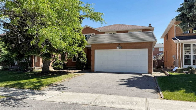328 Goldhawk Trail