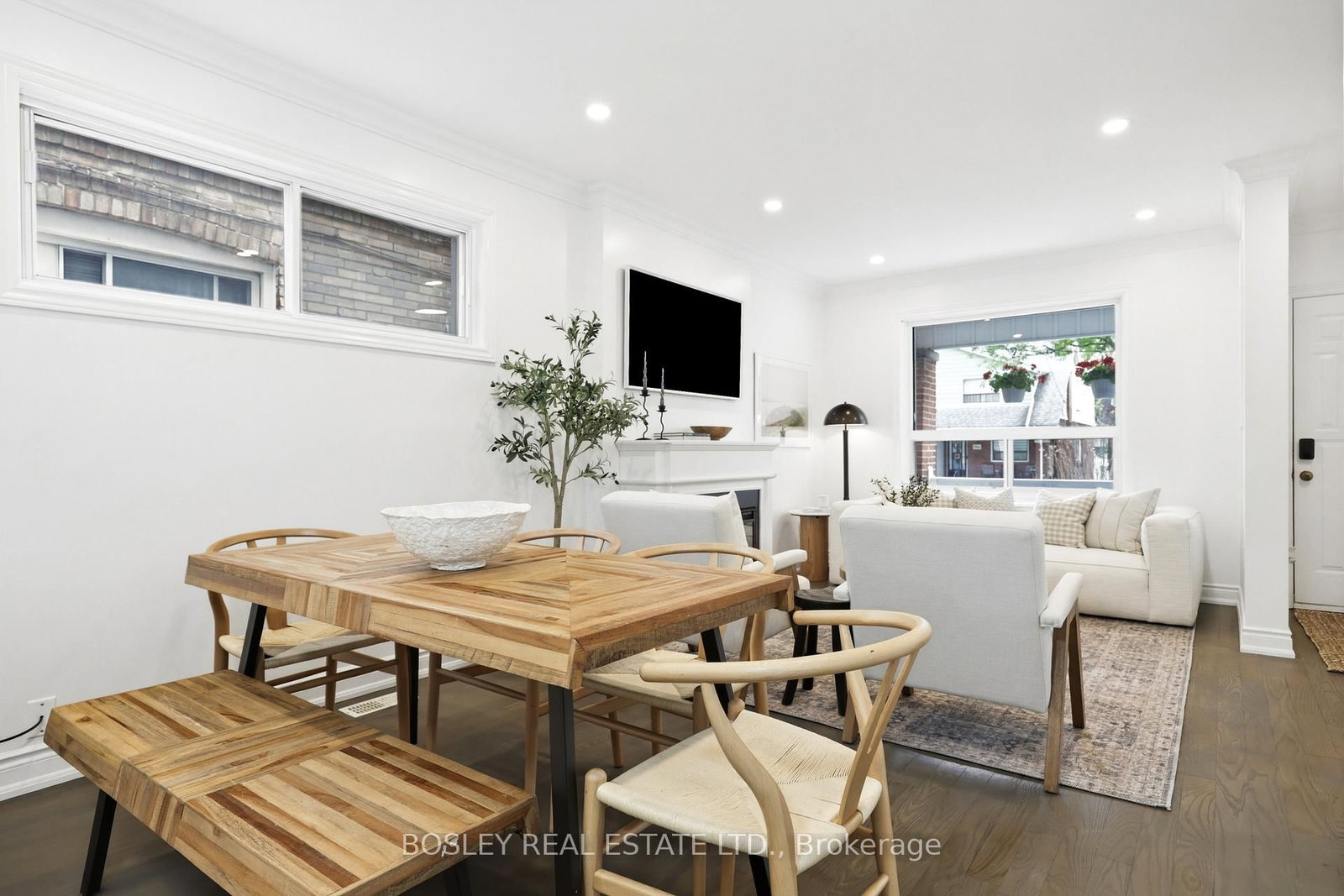 682 Milverton Boulevard • Toronto, ON photo 10
