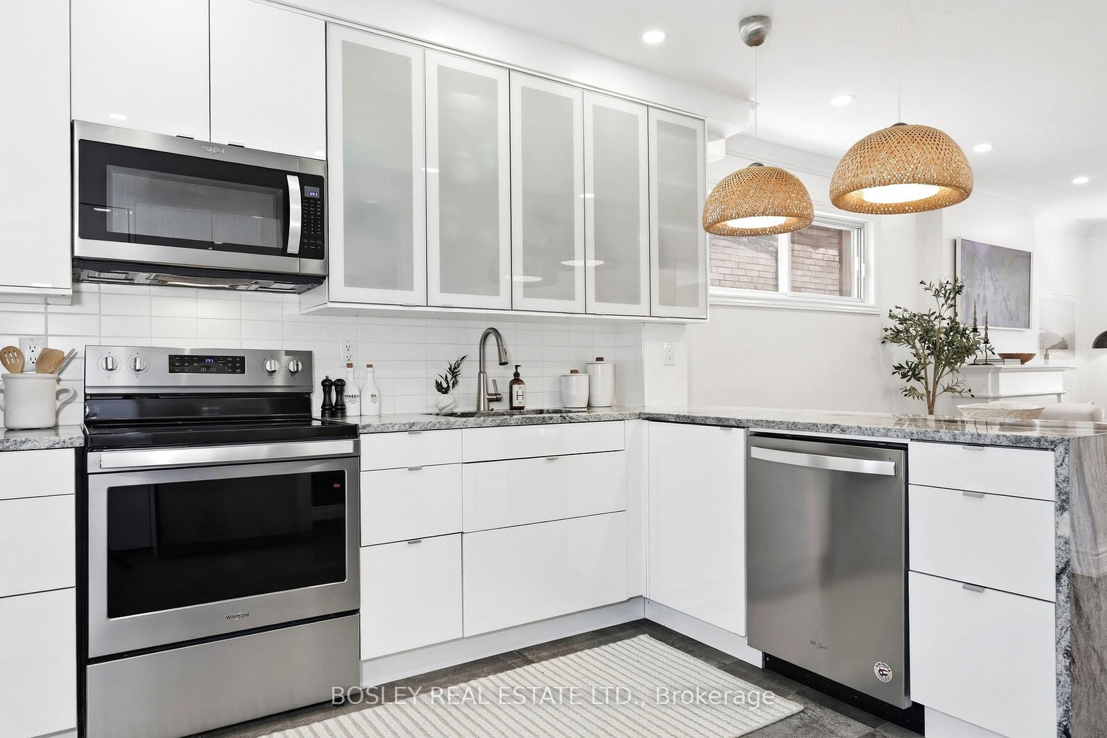 682 Milverton Boulevard • Toronto, ON photo 13