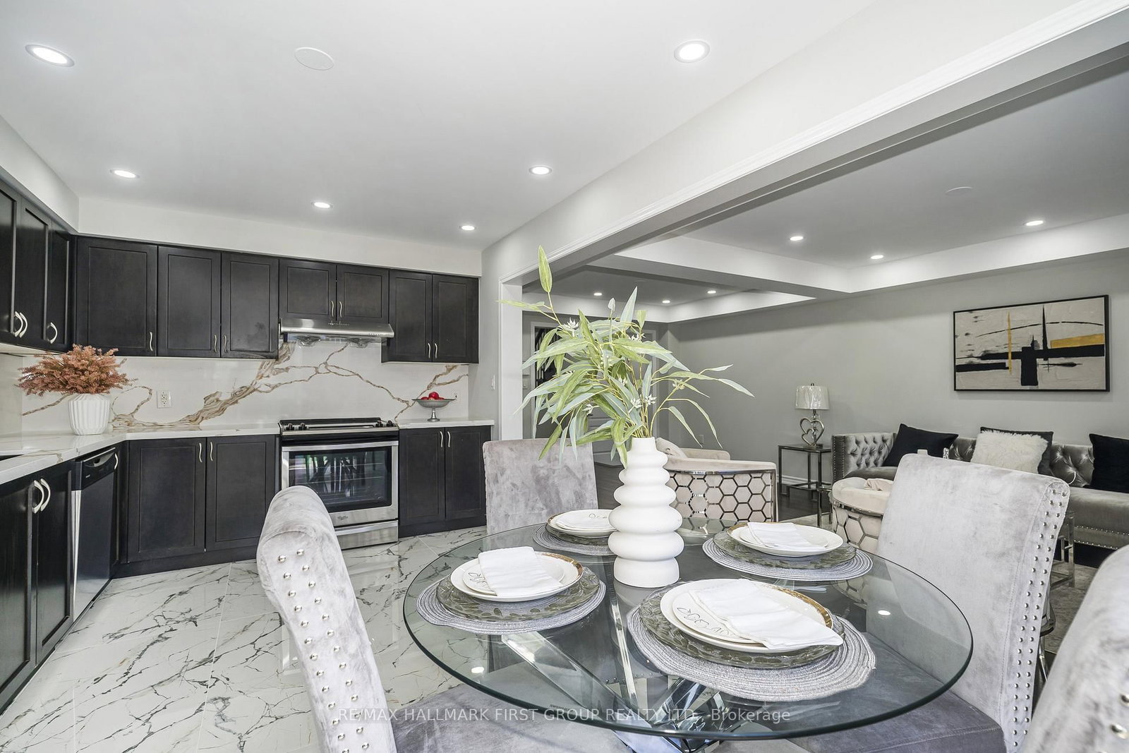 1019 Dragonfly Avenue • Pickering, ON photo 13