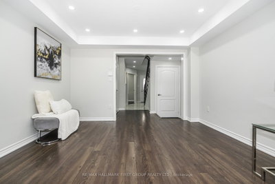 1019 Dragonfly Avenue • Pickering, ON photo 8