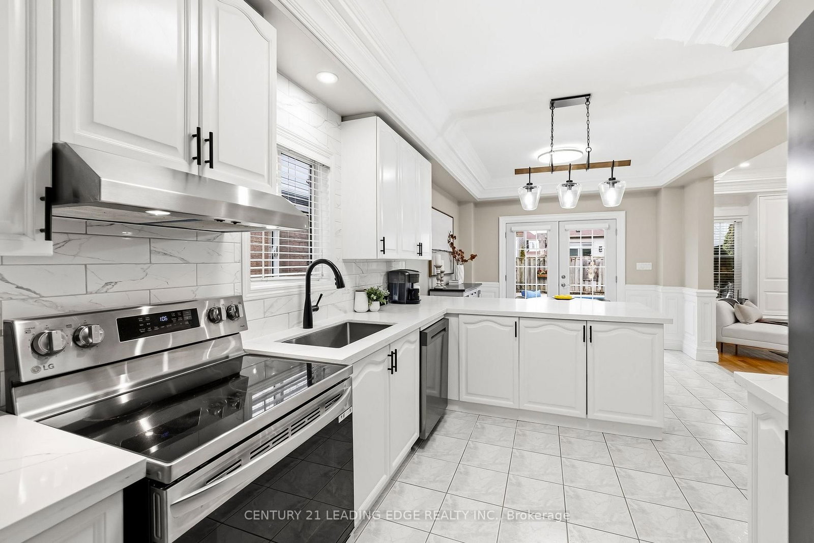 390 Whitby Shores Greenway • Whitby, ON photo 16