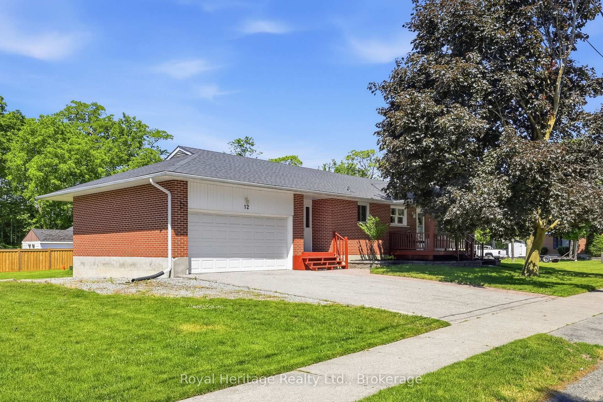 12 Simcoe Street