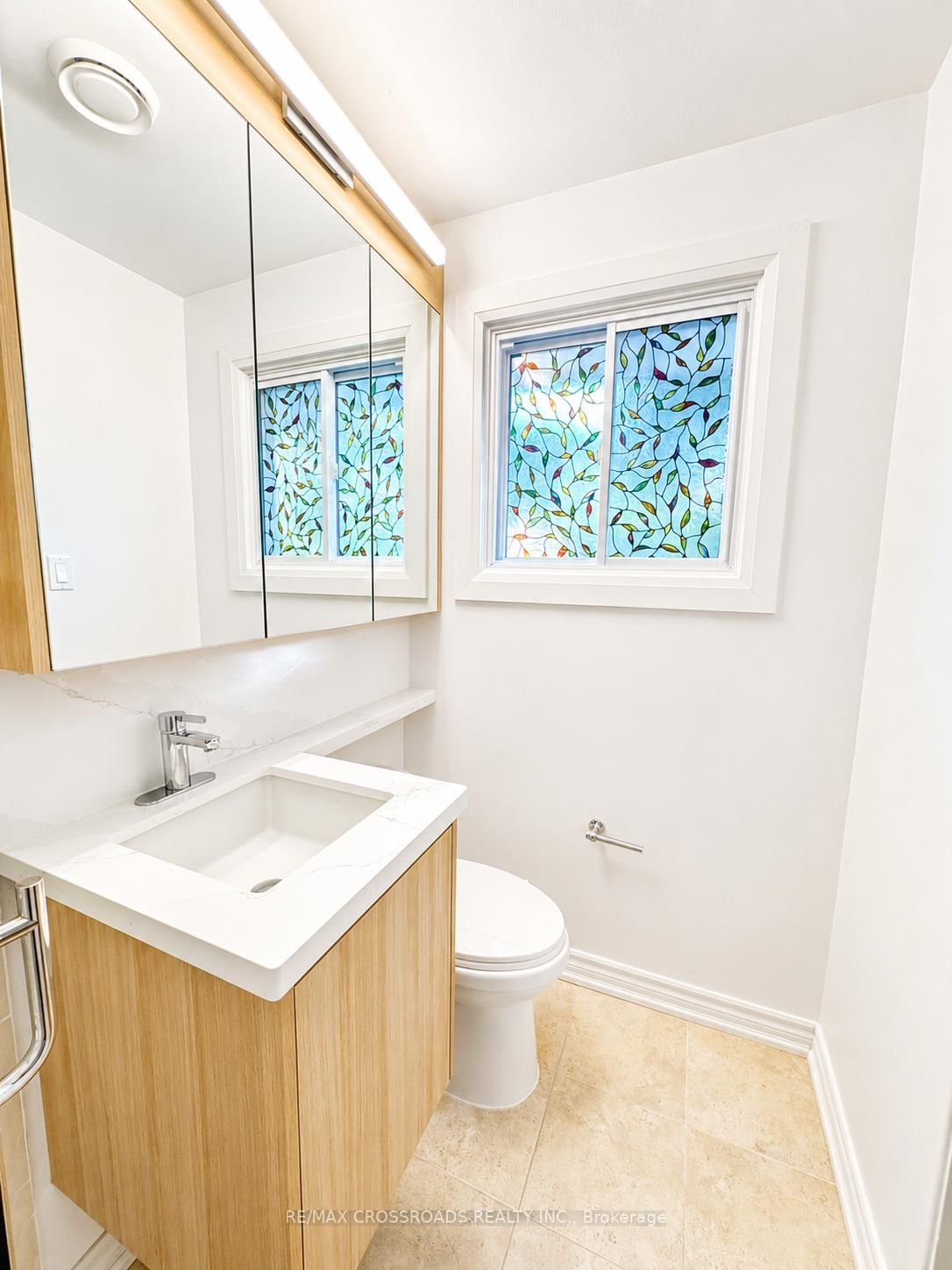 49 King Louis Crescent • Toronto, ON photo 21