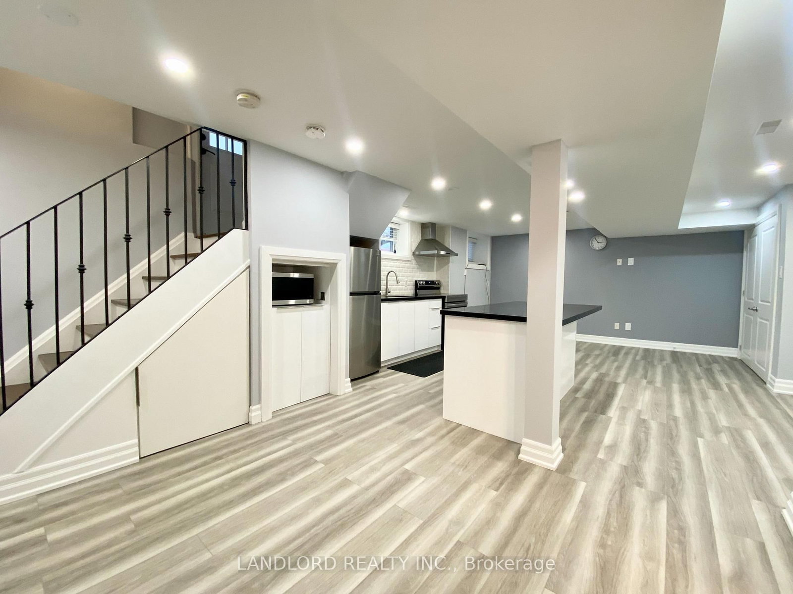 Bsmt-1001 Cosburn Avenue, Toronto, ON, photo 3