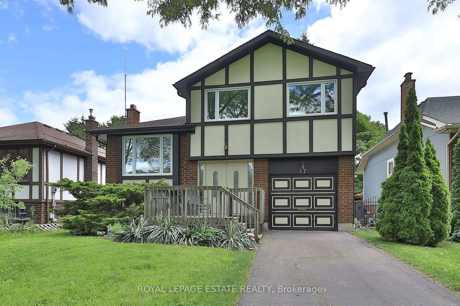 Detached House for sale at 17 Jacob Drive, Whitby, Ontario, L1P 1A9 - Lynde Creek - MLS: E13448942