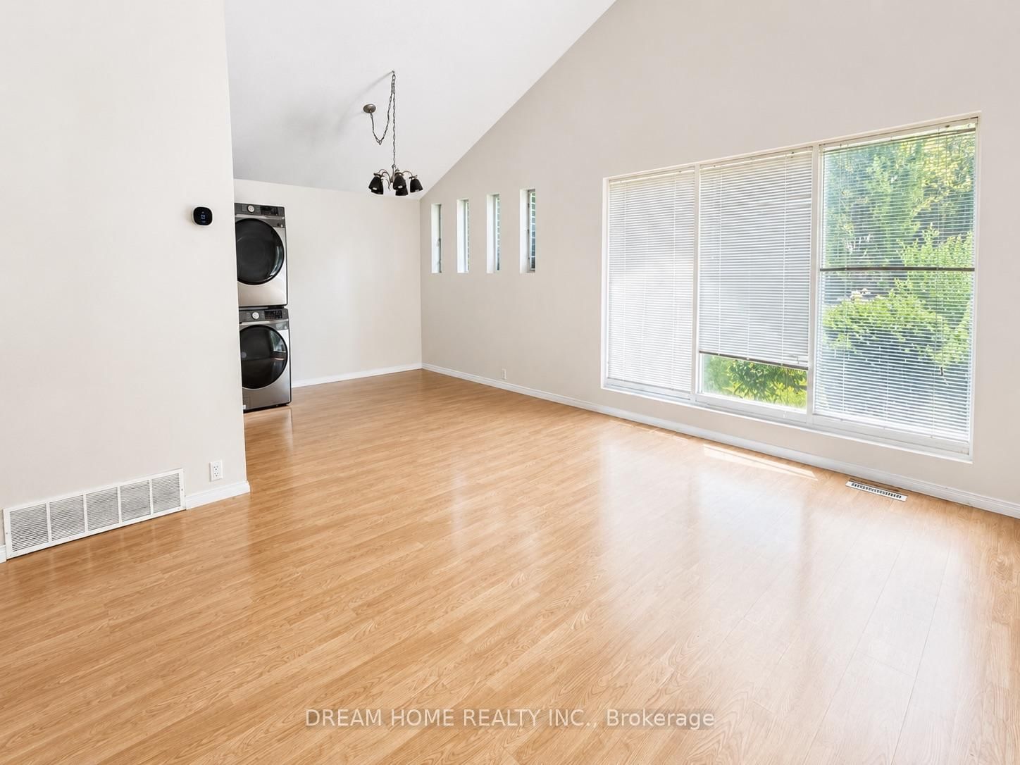 Main Floor-26 Arlene Crescent, Toronto, ON, photo 4