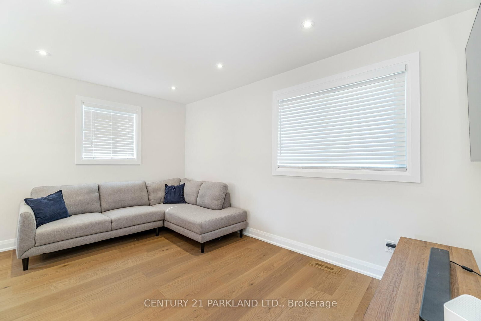 21 Heda Court • Whitby, ON photo 5