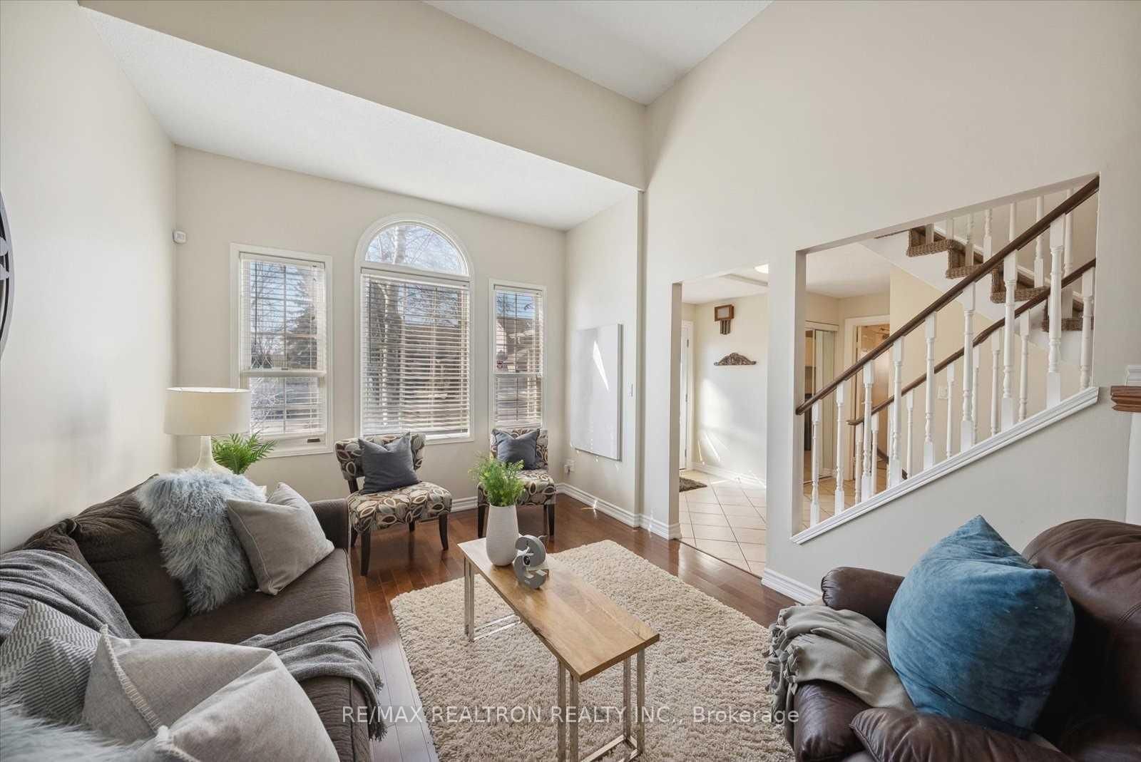 Upper - 68 Flint Crescent, Whitby 5