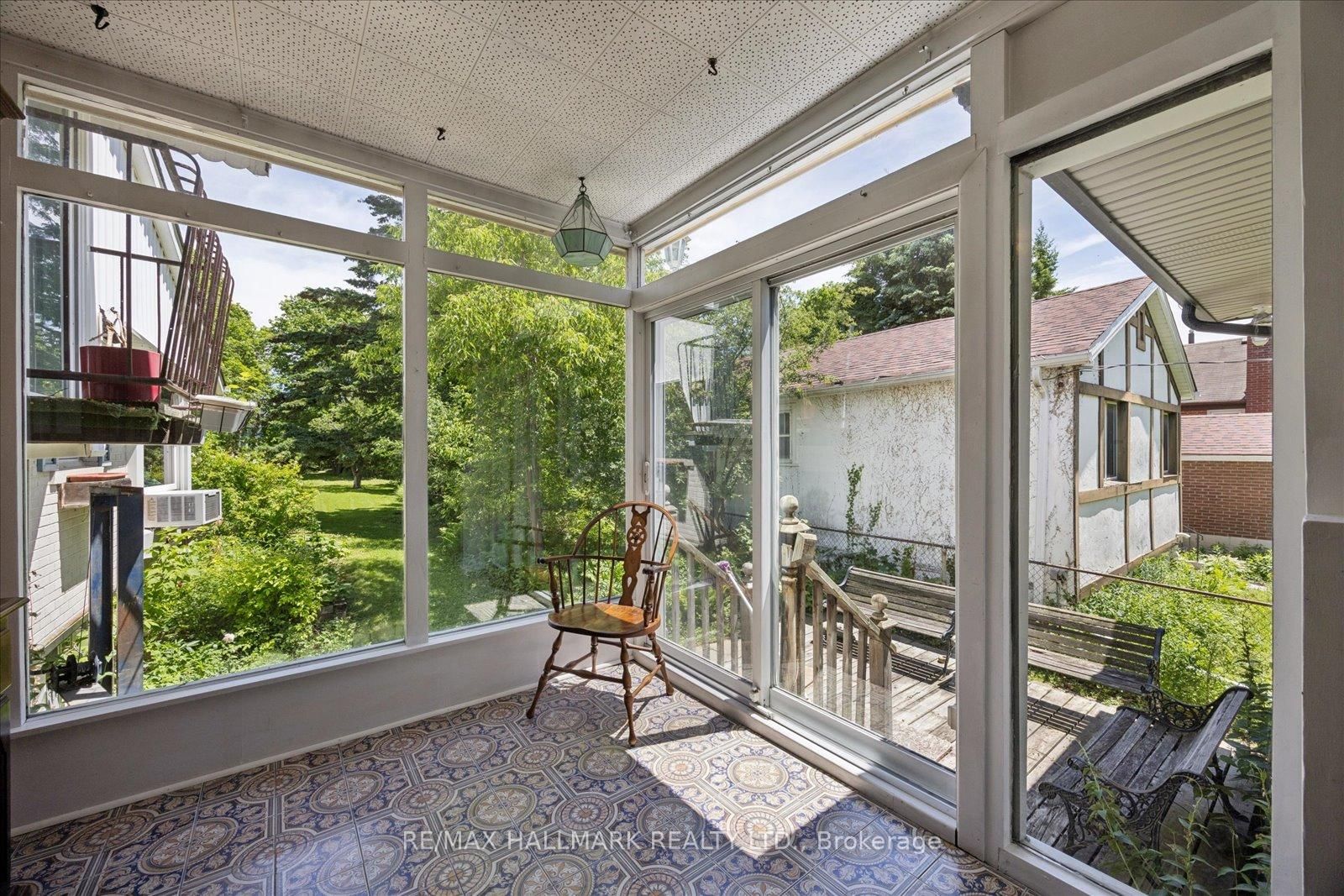 23 Larwood Boulevard • Toronto, ON photo 10