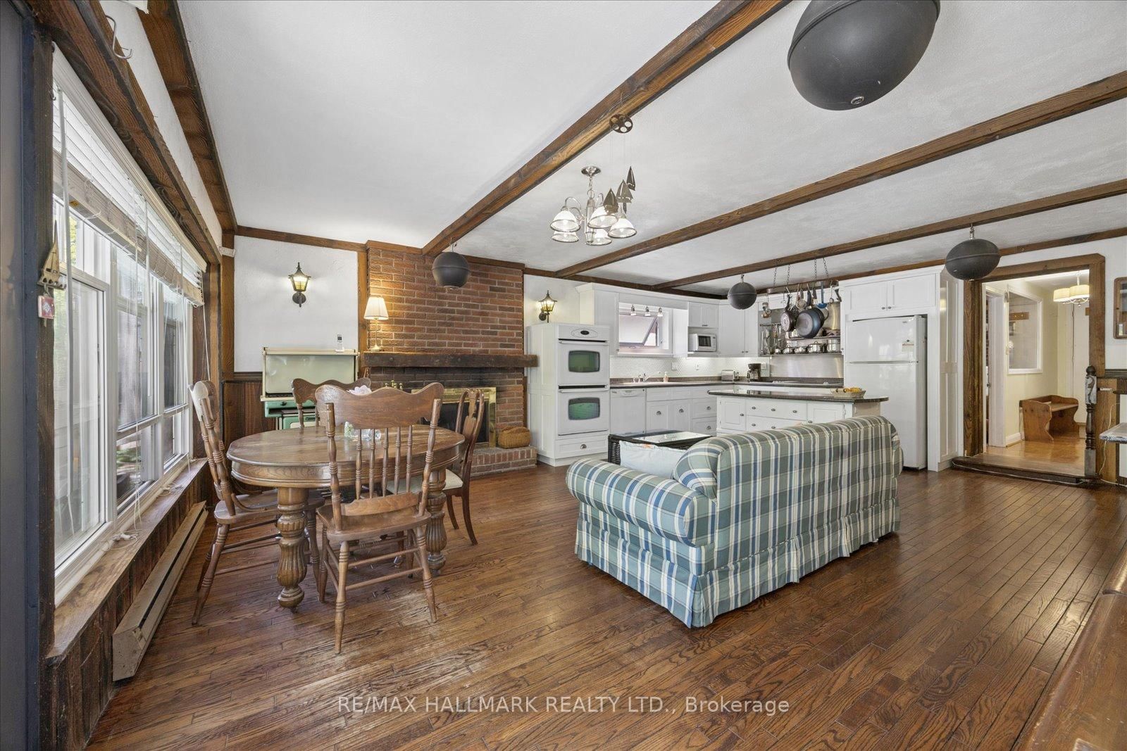 23 Larwood Boulevard • Toronto, ON photo 11