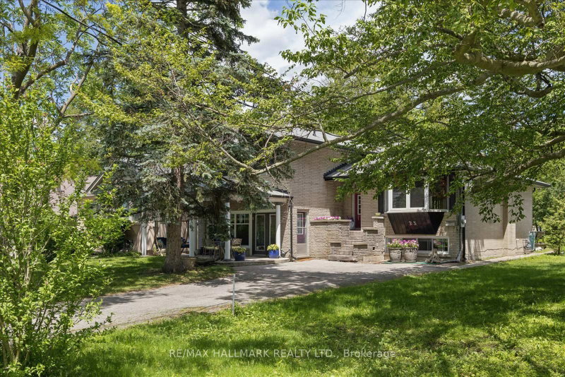 23 Larwood Boulevard