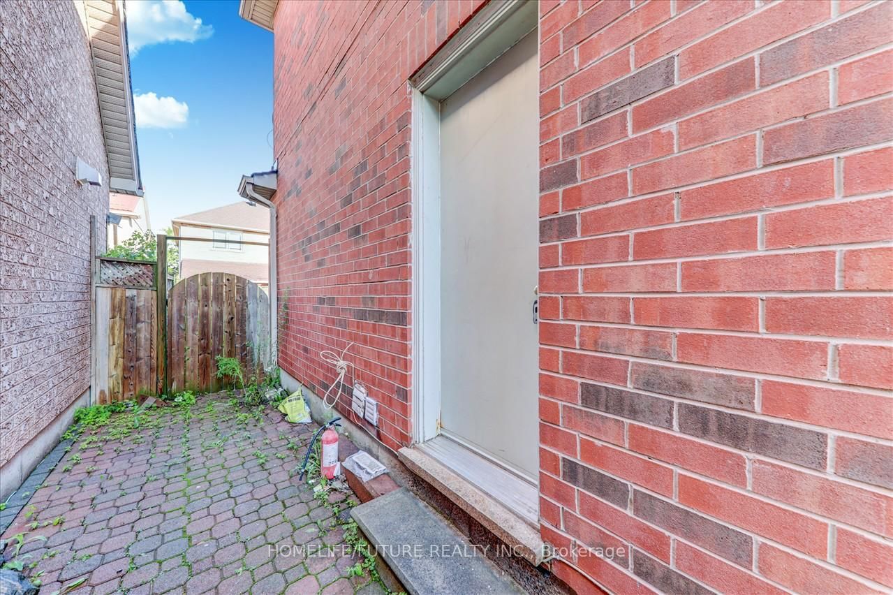 Bsmt-11 Bobolink Avenue, Toronto, ON, photo 3