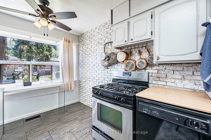 138 Overture Toronto,Ontario M1E 2W4 — Photo 6