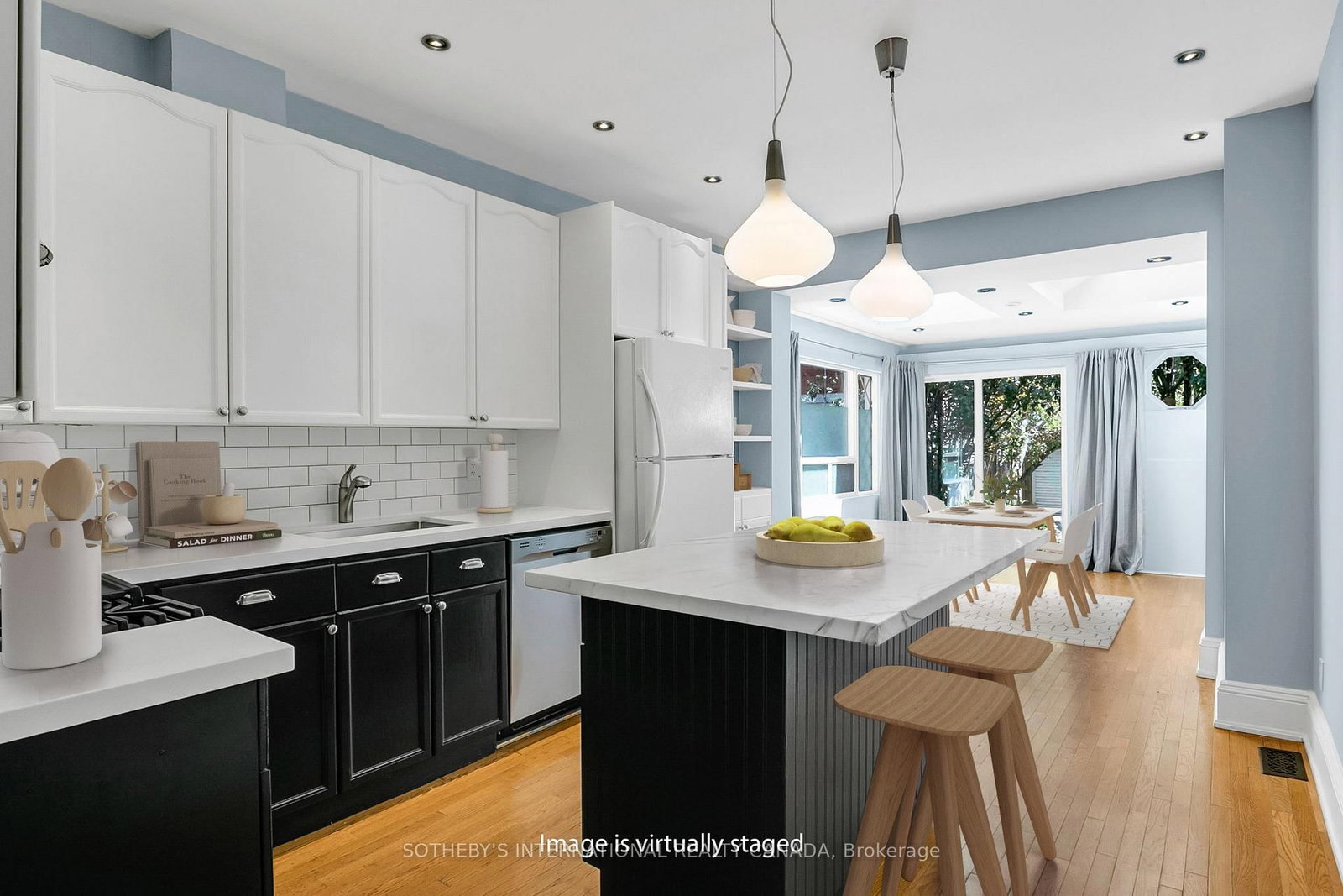 221 Booth Avenue • Toronto, ON photo 16