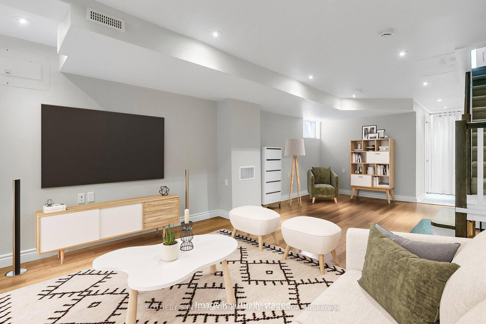 221 Booth Avenue • Toronto, ON photo 34