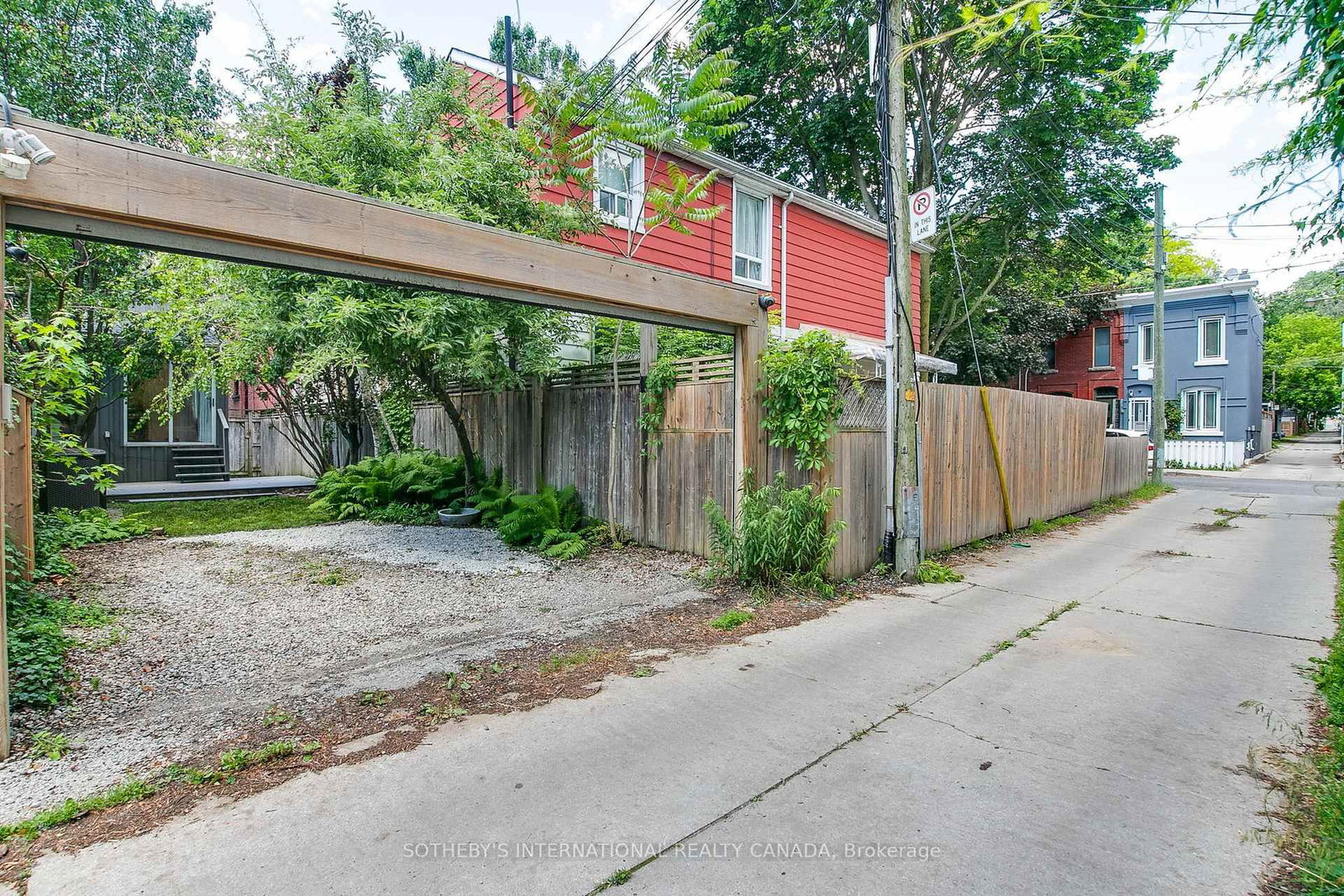 221 Booth Avenue • Toronto, ON photo 42