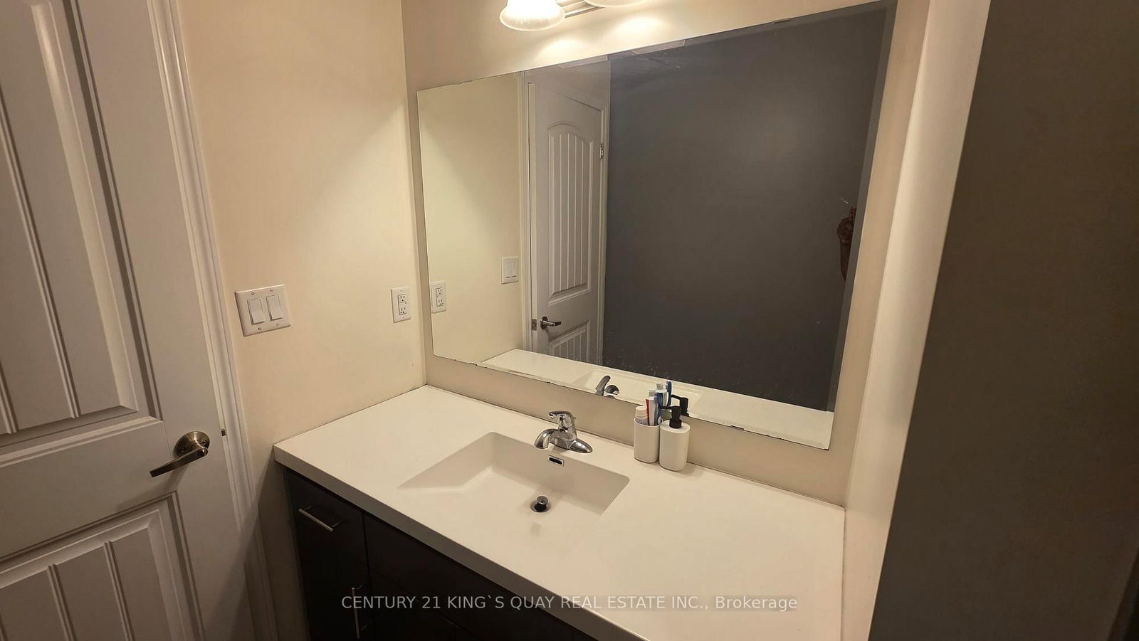 7 Stotts Terrace • Toronto, ON photo 16