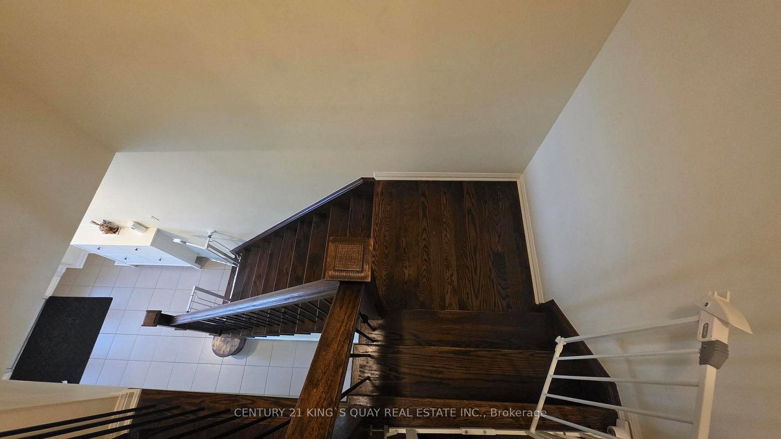 7 Stotts Terrace • Toronto, ON photo 8