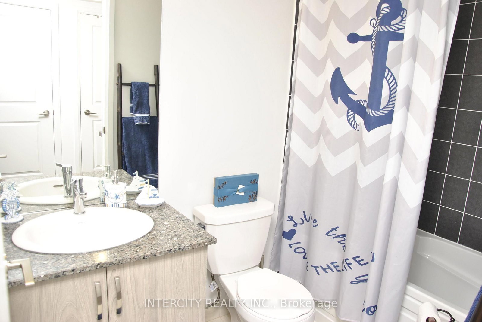 20 Meadowglen Place • #1901 • Toronto, ON photo 21