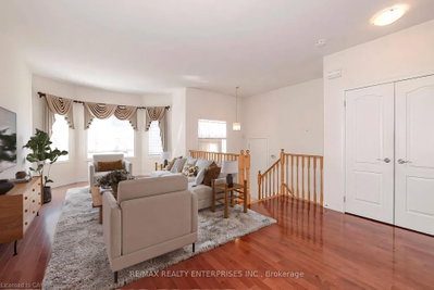 3-bed Detached House · 802 Coldstream Dr