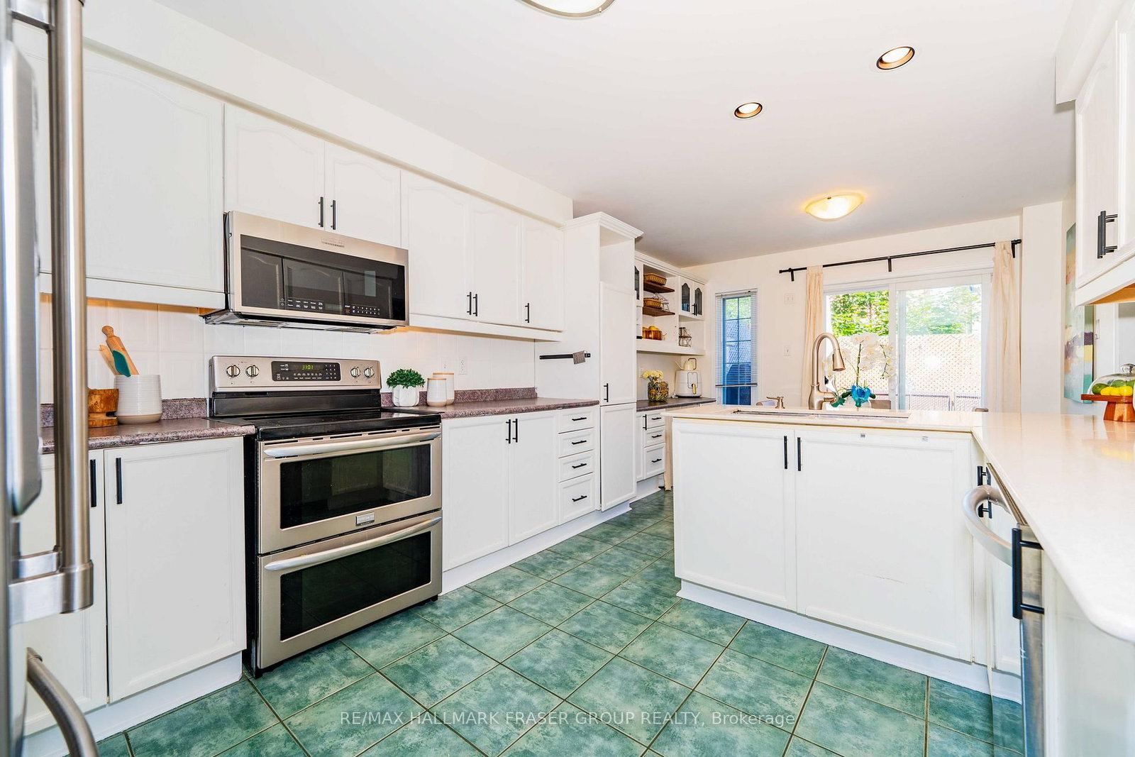 Listing Image 7