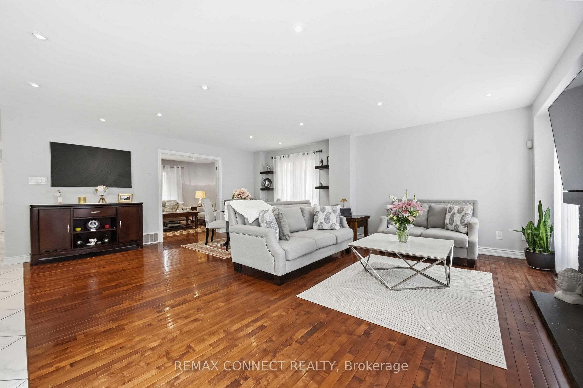1706 Woodside Lane