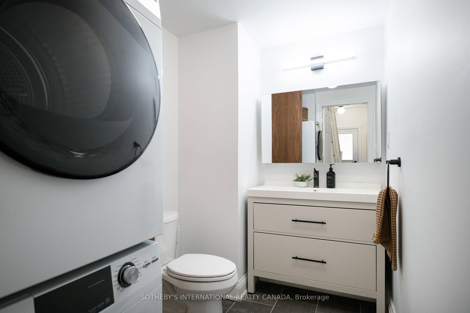 22 Connaught Avenue • Toronto, ON photo 12