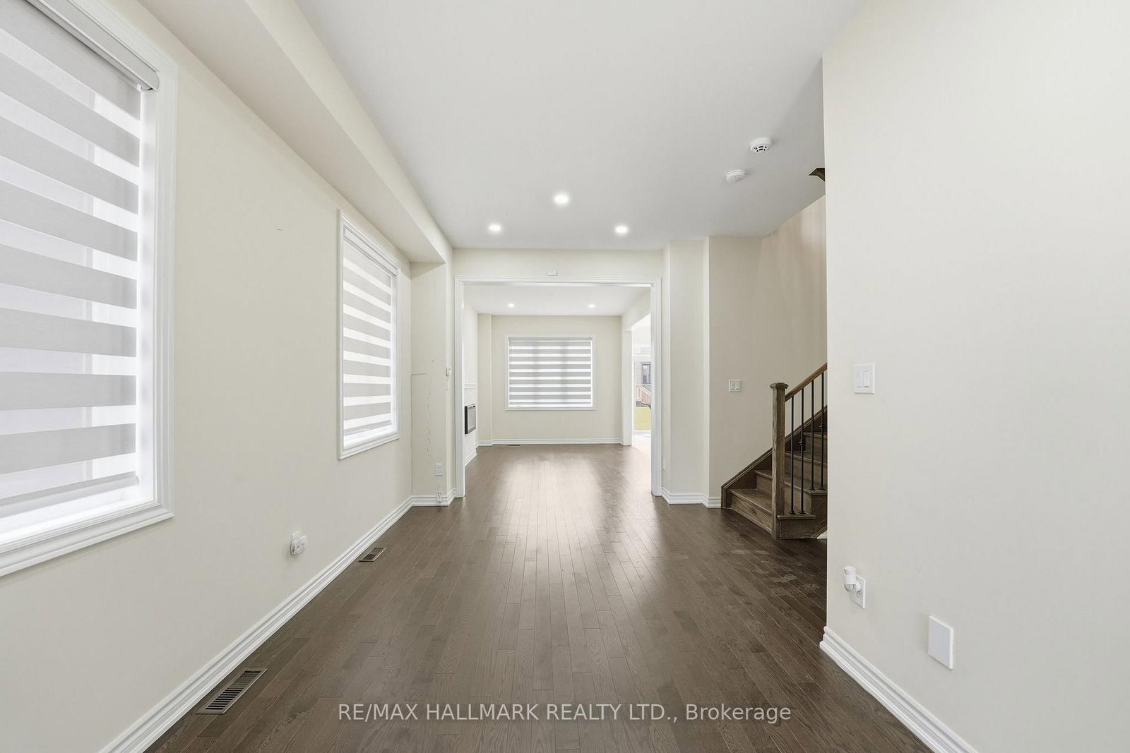 20 Bertram Gate • Whitby, ON photo 10
