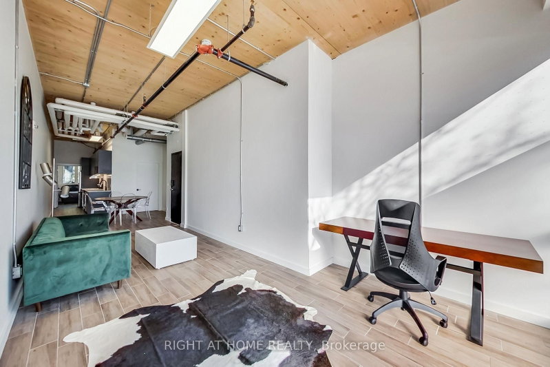 101 - 1602 Queen Street E