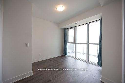 412 - 2545 SIMCOE Street N