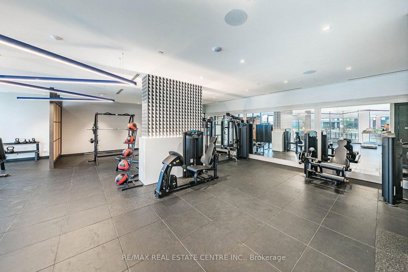 2545 Simcoe St N • #2401 • Oshawa, ON photo 15